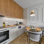 Stylish Wola - 30m2, Trams Nearby - By Rentujemy *