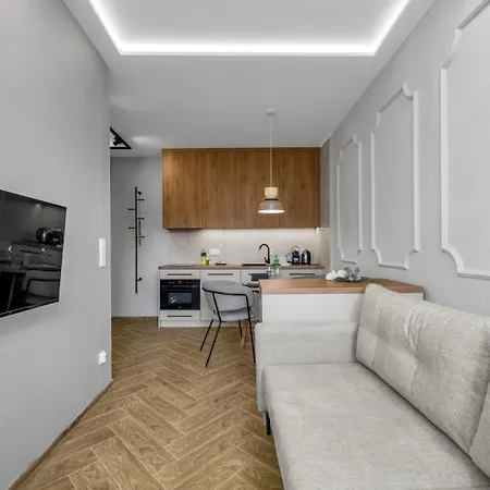 Stylish Wola - 30m2, Trams Nearby - By Rentujemy Varsó