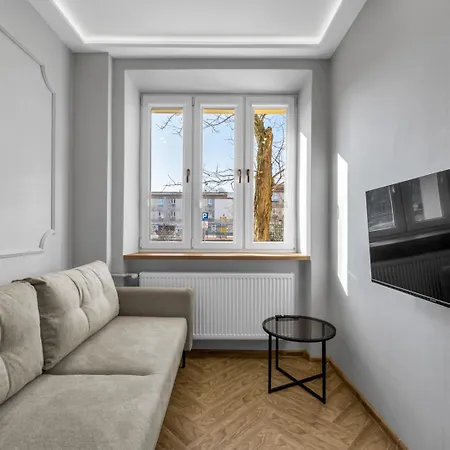 Apartman Stylish Wola - 30m2, Trams Nearby - By Rentujemy *