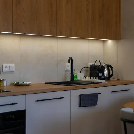 Apartman Stylish Wola - 30m2, Trams Nearby - By Rentujemy Varsó