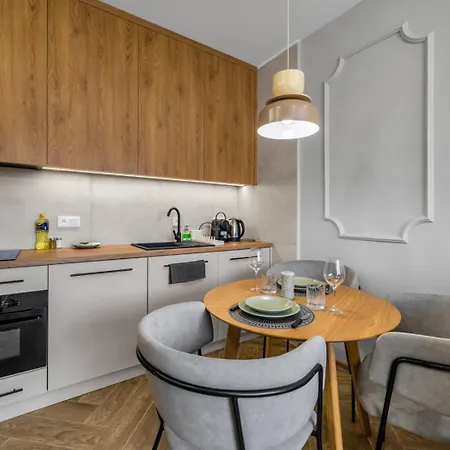 Apartman Stylish Wola - 30m2, Trams Nearby - By Rentujemy *