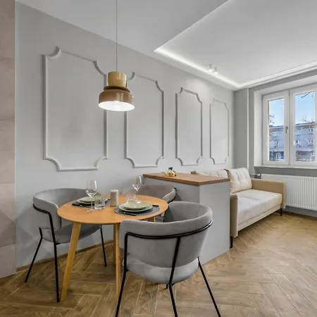 Stylish Wola - 30m2, Trams Nearby - By Rentujemy Apartman Varsó