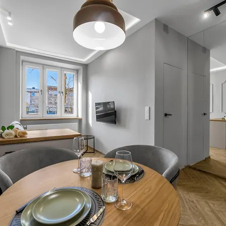 Stylish Wola - 30m2, Trams Nearby - By Rentujemy Warszawa