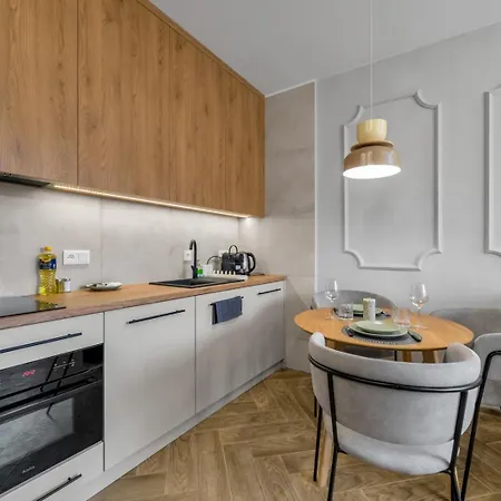 Stylish Wola - 30m2, Trams Nearby - By Rentujemy *