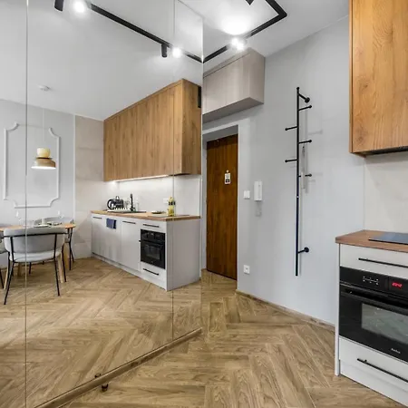 Stylish Wola - 30m2, Trams Nearby - By Rentujemy * Warsaw