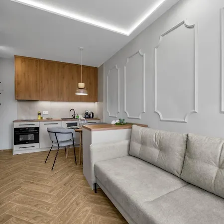 Stylish Wola - 30m2, Trams Nearby - By Rentujemy Varšava